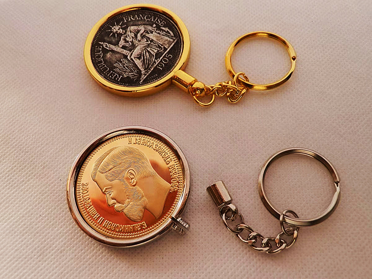 Coin Holder 25mm-40 mm diameter Coins Keyring Alloy Keychain