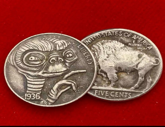 Hobo Coin - Pièce cadeau Alien Craft mignonne dans une capsule de protection en plastique gravée en cuivre