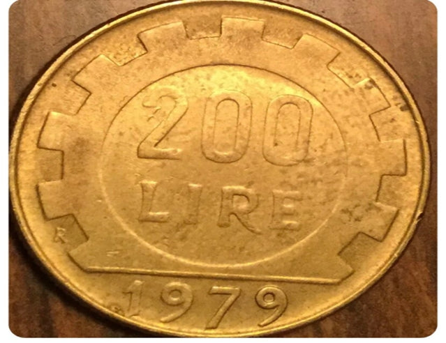 1979 R Italy 200 Lire Coin