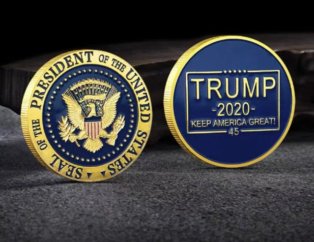 Pièce porte-bonheur - Trump 2020 colorée - Pièce cadeau artisanale colorée dans une capsule de protection en plastique plaqué argent