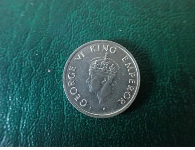 India Quarter Rupee 1947 Silver Coin AU