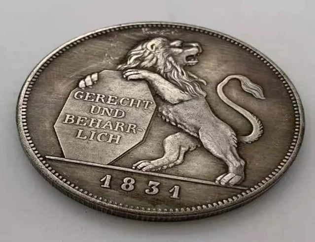 Hobo Coin - Lion en colère dans une capsule de protection en plastique gravée en cuivre